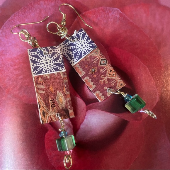 AMELIA PASTICHE DESIGN ooak upcycied earrings - Picture 4 of 5